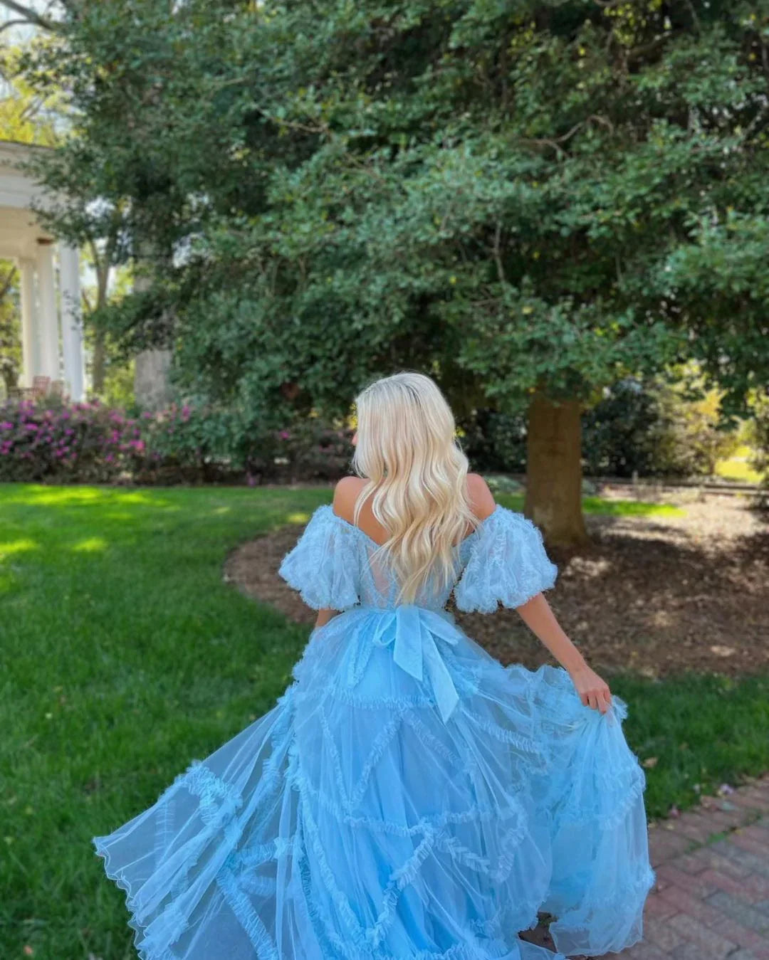 Vestidos formales para mujer, encantadores vestidos de fiesta de tul azul con hombros descubiertos y corte en A / Tienda de vestidos de fiesta